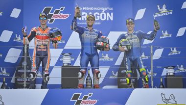 MotoGP Aragona 2020, il podio con Rins, Marquez e Mir