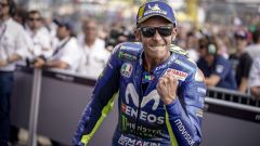 MotoGP 2018, Valentino Rossi secondo al Sachsenring grazie a... Folger!