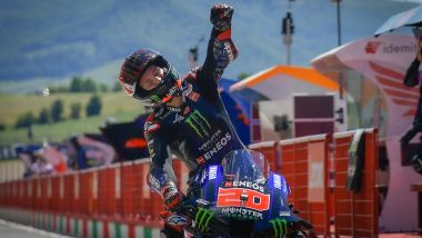 MotoGP Italia 2021, Mugello: Fabio Quartararo (Yamaha) esulta per la vittoria 