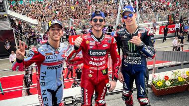 MotoGP Malesia 2022, Sepang: il podio con Bastianini e Bagnaia (Ducati) e Quartararo (Yamaha)