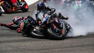 MotoGP Spagna 2023, Jerez: Fabio Quartararo (Yamaha) travolge Miguel Oliveira (Aprilia) | Foto: Instagram @88migueloliveira