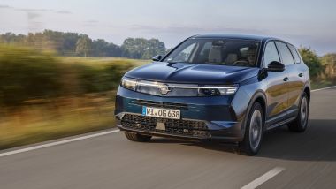 MotorBox auto dell'anno 2024: il SUV lungo 4,65 metri Opel Grandland 