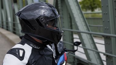 MTR S-15 Carbon: il casco integrale in carbonio a meno di 200 euro