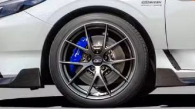 Mugen Prelude Spec.III: dettaglio su cerchi in lega leggera esclusivi e pinze freno blu