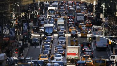 New York, dal 2035 al bando le auto con motore a scoppio: in vendita solo auto elettriche