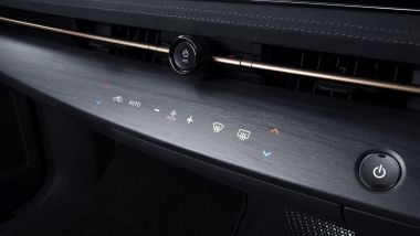 Nissan Ariya 2020: i comandi touch del climatizzatore