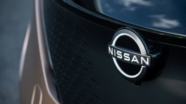 Nissan Ariya 2020: il nuovo logo Nissan illuminato