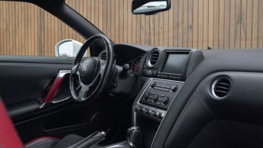 Nissan GT-R off -road: l'abitacolo rimane sostanzialmente invariato rispetto all'originale