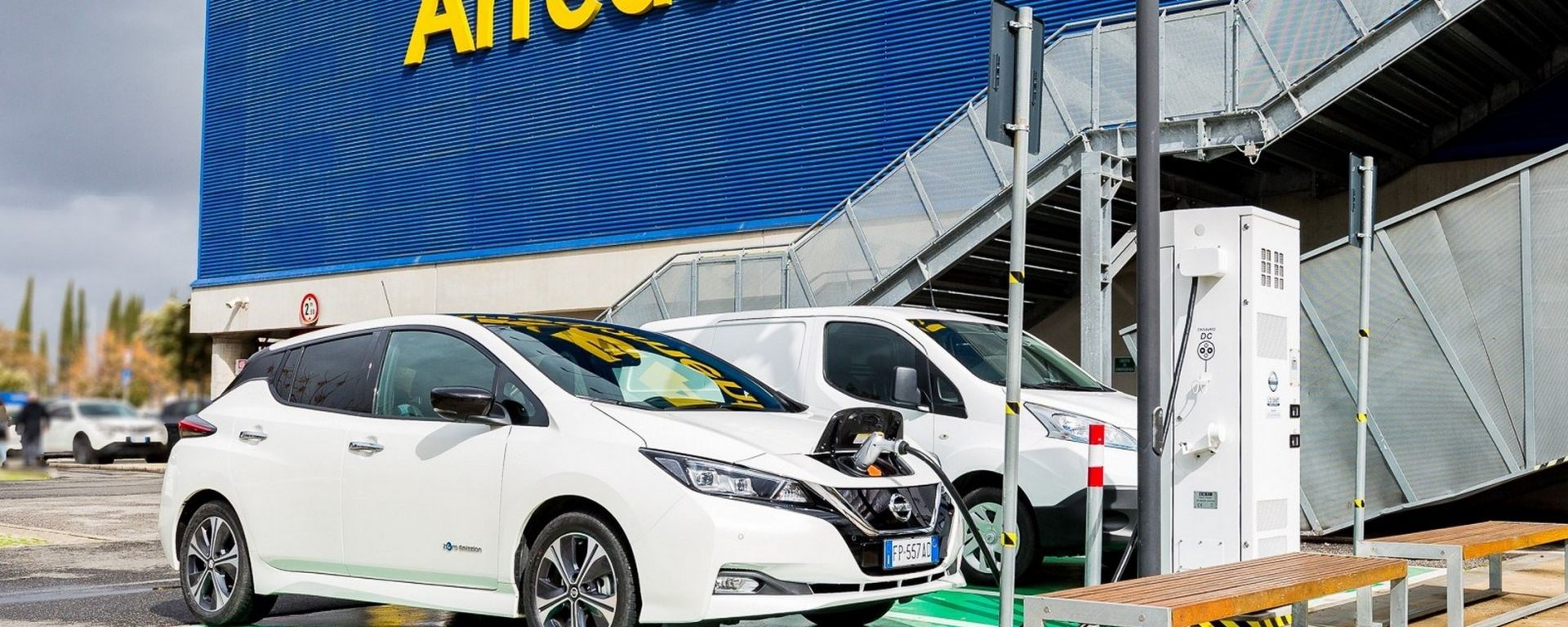 Nissan Colonnina Di Ricarica Elettrica Allikea Di Roma Anagnina