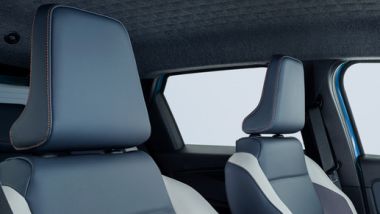 Nissan: la strategia di riduzione dei costi coinvolge anche i poggiatesta dei suoi modelli