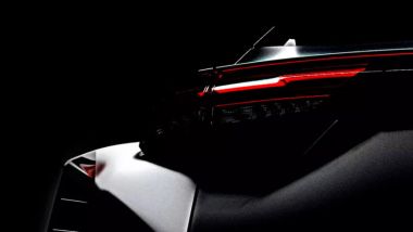 Nissan Nismo: dettaglio sulla coda con i sottili fari a LED e i parafanghi molto larghi