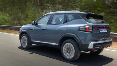 Nissan Tekton: debutta in India il SUV compatto derivato dalla Dacia Duster