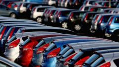 Mercato auto novembre 2021 in calo del 25%. Dati e classifiche