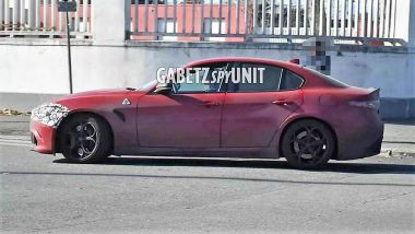 Nuova Alfa Romeo Giulia 2023, vista laterale - foto di Gabetz Spy Unit