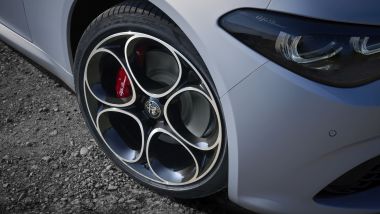 Nuova Alfa Romeo Giulia: i cerchi in lega del modello Competizione