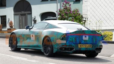 Nuova Aston Martin DBS: l'ammiraglia di Gaydon con motore V12 ai collaudi