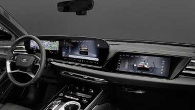 Nuova Audi A6 allroad: il ponte di comando con i tre display del ''palcoscenico digitale''