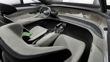 Nuova Audi A8: l'abitacolo luminoso e lussuoso del concept Grandsphere