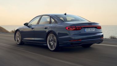 Nuova Audi A8 TFSI e: visuale di 3/4 posteriore