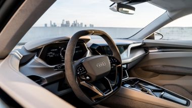 Nuova Audi e-tron GT: l'abitacolo lussuoso e super connesso
