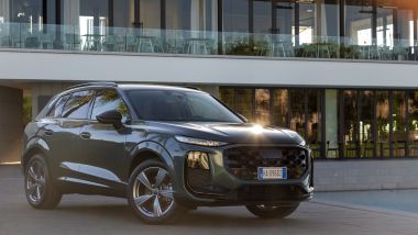 Nuova Audi Q3 2.0 TDI S Line Edition: tutto il look moderno del SUV tedesco