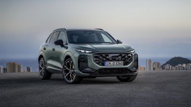 Nuova Audi Q3: il frontale con l'inedita griglia Single Frame e i sottili fari Digital Matrix LED