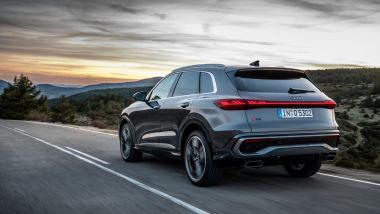 Nuova Audi Q5 2025, su strada