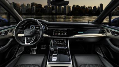 Nuova Audi Q7 2024: gli interni ripropongono la logica lounge
