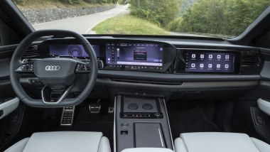 Nuova Audi Q7: un abitacolo rifinito con classe e confortevole per tutti i passeggeri