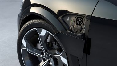 Nuova Audi Q8 e-tron, la presa di ricarica a 170 kW