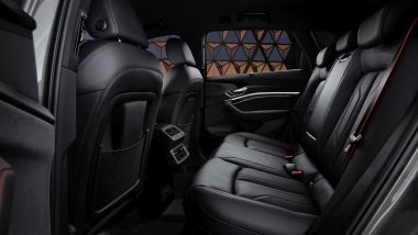 Nuova Audi Q8 e-tron, spazio per chi siede dietro