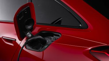 Nuova Audi RS 5: batteria da 25,9 kWh ricaricabile in 2,5 ore in AC a 11 kW