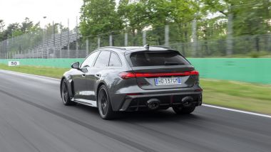 Nuova Audi RS 5: sa essere tranquilla auto da famiglia o supercar da pista