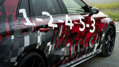 Nuova Audi RS3 Sportback 2021: le camuffature con l'ordine di accensione dei cilindri