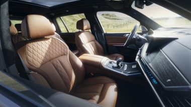 Nuova BMW Alpina XB7: abitacolo degno di una lounge di prima classe
