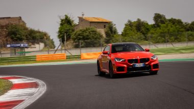 Nuova BMW M2 2023, la prova in pista a Vallelunga