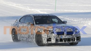 Nuova BMW M2 CS: motore twin-turbo tremila da 500 CV e cambio automatico
