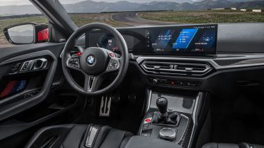 Nuova BMW M2: il posto di guida