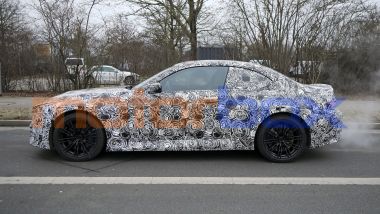 Nuova BMW M32: sul cofano bagagli compare uno spoiler più pronunciato