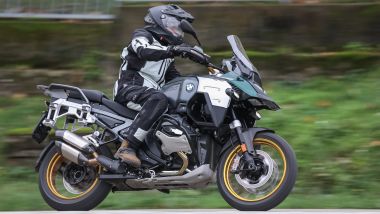 Nuova BMW R 1300 GS Adventure: con cambio meccanico, quickshifter e automatico ASA