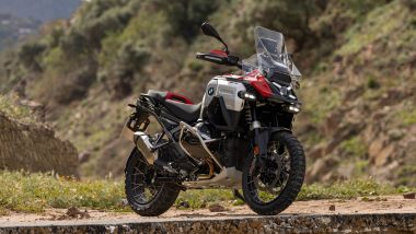 Nuova BMW R 1300 GS Adventure: il colore rosso è per la versione ''base'' 