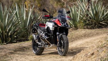 Nuova BMW R 1300 GS Adventure: inedito il design