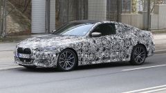 Nuova BMW Serie 4 Coupé 2021: le foto spia, come cambia 