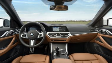 Nuova BMW Serie 4 Gran Coupé: l'abitacolo lussuoso e ''tecnologico''