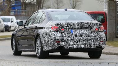 Nuova BMW Serie 5 2020: motori ibridi ma ci sarà anche 100% elettrica