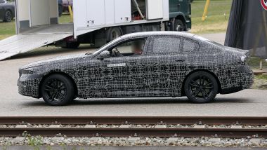 Nuova BMW Serie 5: profilo equilibrato e stile sobrio per la berlina tedesca
