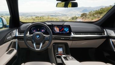 Nuova BMW X1: interni spaziosi e con finiture si lusso