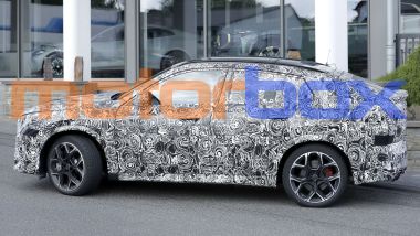 Nuova BMW X2 2024: visuale laterale