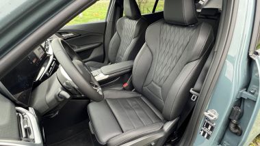 Nuova BMW X2: i sedili sportivi sostengono bene il corpo e sono anche molto confortevoli