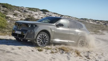 Nuova BMW X5: la PHEV e l'elettrica partono entrambe da 99.700 euro